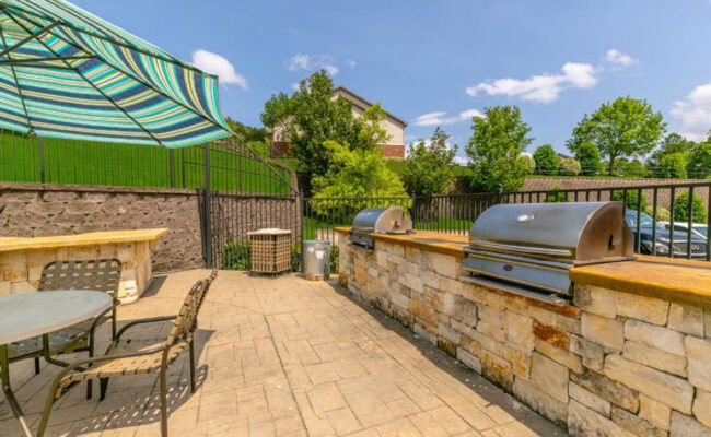 Highland_Pointe_WLR_BBQ_1_Web
