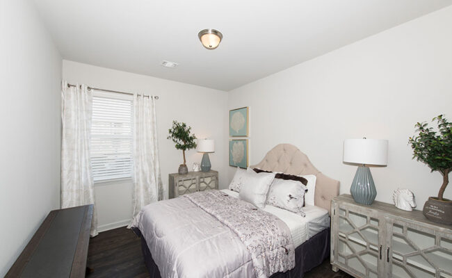 Landmark_Bedroom_1_Web